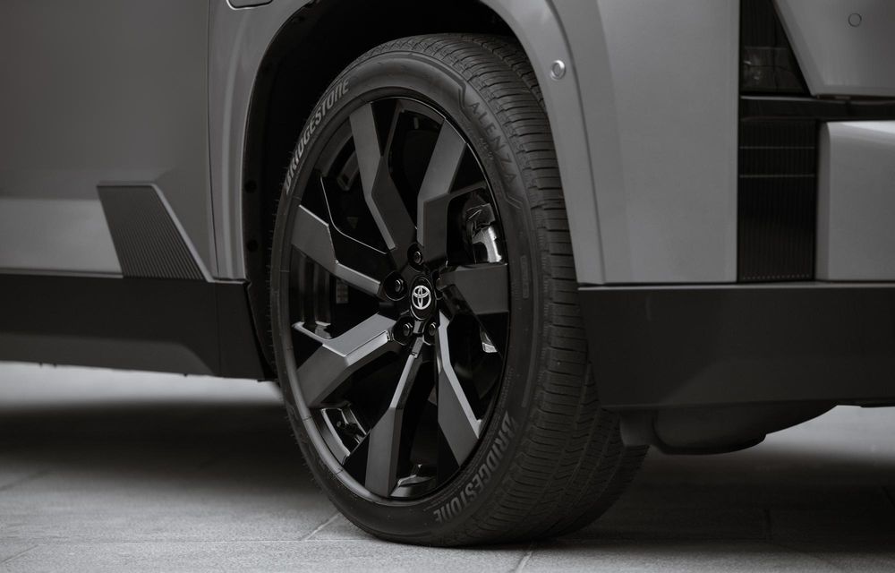 Noua Toyota Highlander, prima generație electrică a SUV-ului - Poza 14