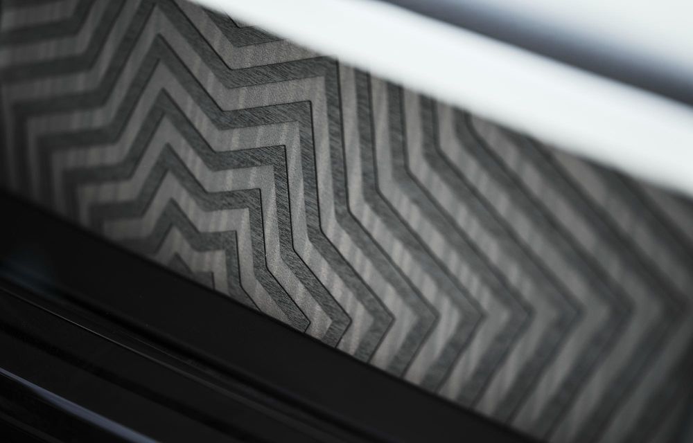 Exemplar unicat Rolls-Royce Phantom: în premieră, capotă gravată cu laser - Poza 8