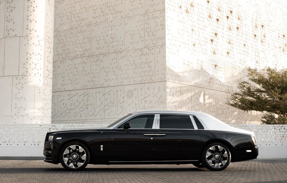 Exemplar unicat Rolls-Royce Phantom: în premieră, capotă gravată cu laser - Poza 2