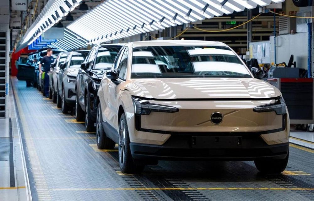 Volvo recheamă peste 40.000 de modele EX30 din cauza riscului de incendiu al bateriei - Poza 1