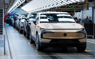 Volvo recheamă peste 40.000 de modele EX30 din cauza riscului de incendiu al bateriei