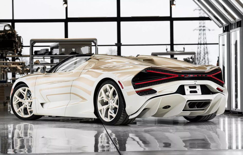 Bugatti La Perle Rare: exemplar unicat bazat pe modelul W16 Mistral - Poza 2