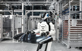 Premieră pentru BMW: roboți umanoizi pe liniile de asamblare ale uzinei din Leipzig Premieră pentru BMW: roboți umanoizi pe liniile de asamblare ale uzinei din Leipzig