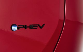 STUDIU: Consumul real al mașinilor cu sisteme de propulsie PHEV, de 4 ori mai mare decât cel oficial