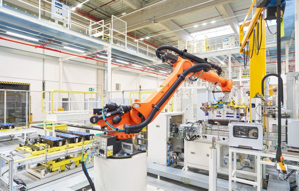 Skoda inaugurează o fabrică nouă de baterii pentru mașinile electrice - Poza 2 Skoda inaugurează o fabrică nouă de baterii pentru mașinile electrice - Poza 2