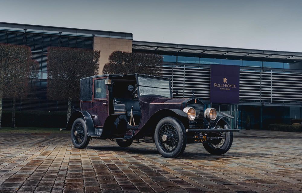 Rolls-Royce sărbătorește 10 ani de Black Badge - Poza 3