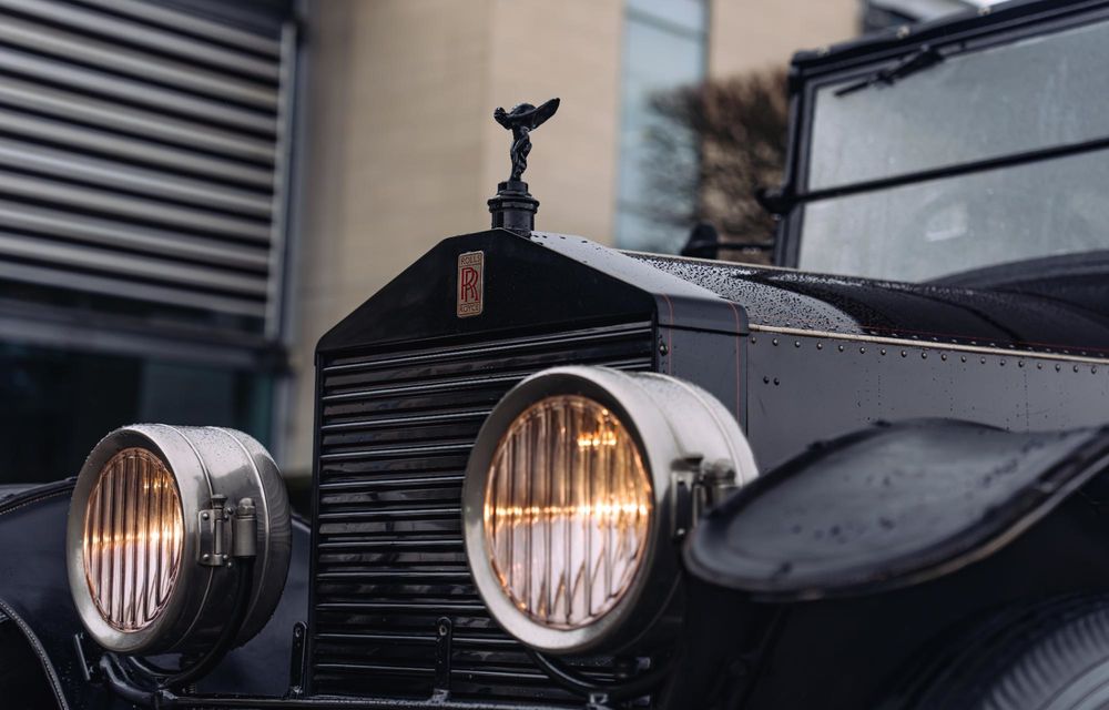 Rolls-Royce sărbătorește 10 ani de Black Badge - Poza 5