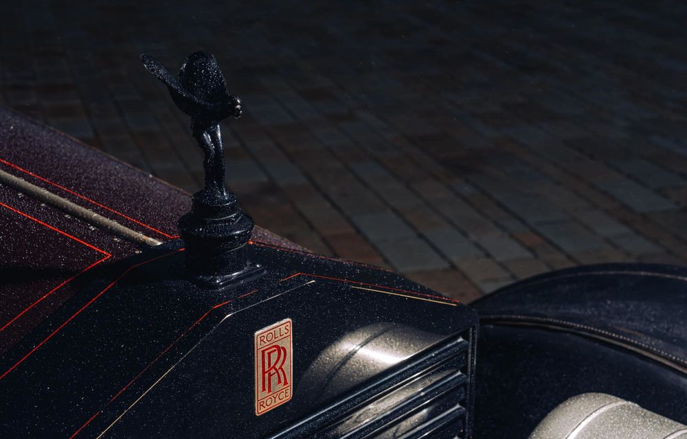 Rolls-Royce sărbătorește 10 ani de Black Badge - Poza 12