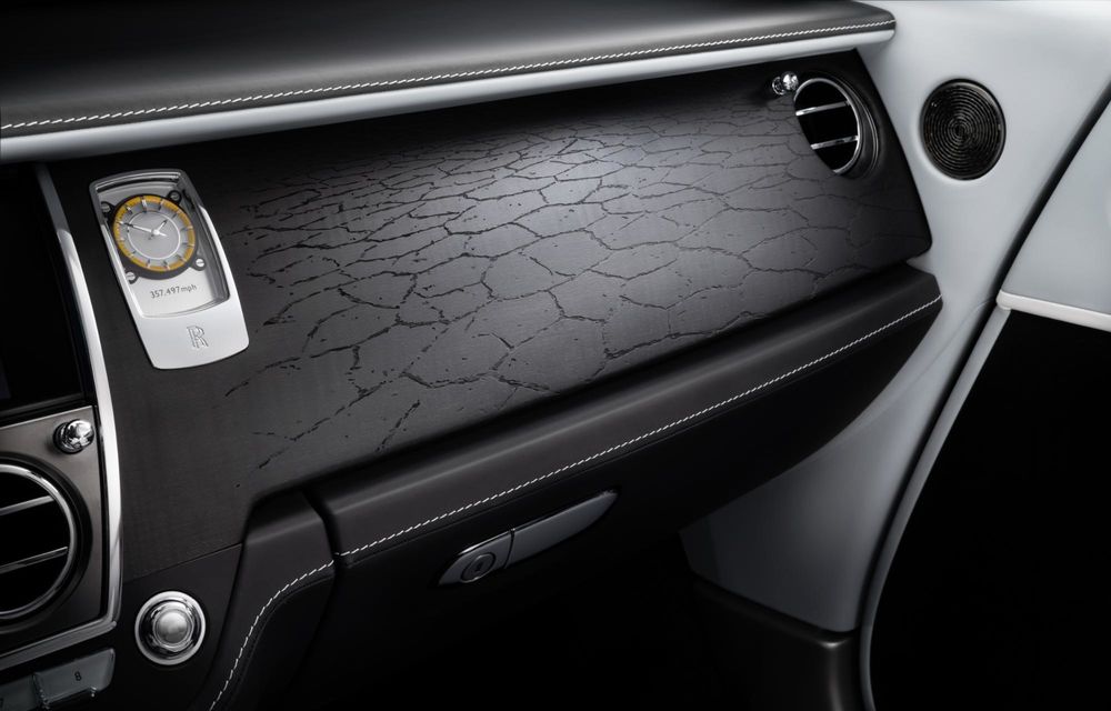 Rolls-Royce sărbătorește 10 ani de Black Badge - Poza 14