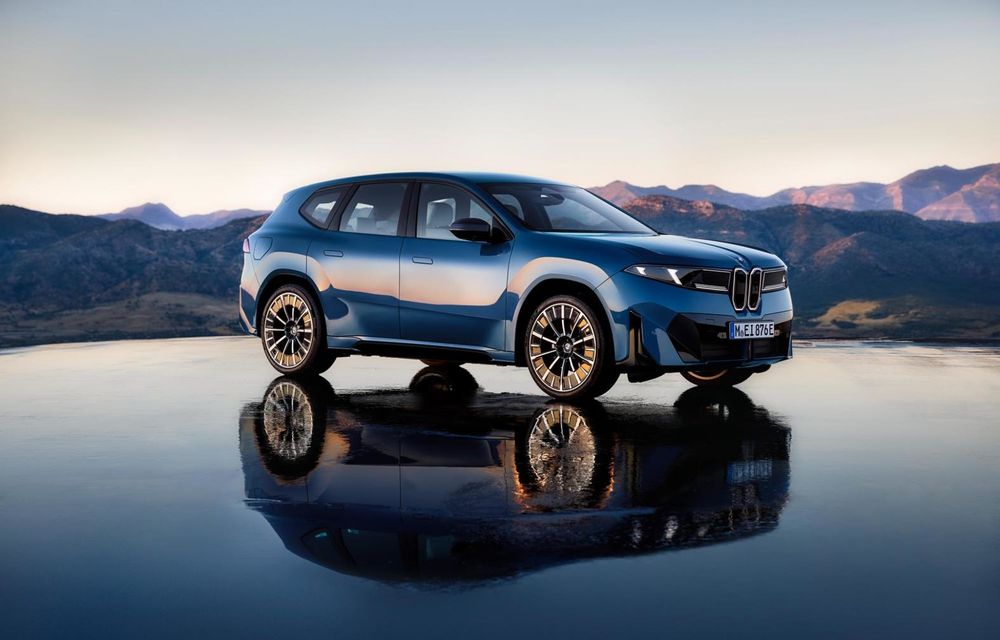 Noul BMW iX3, printre finaliștii concursului Mașina Anului în Lume 2026 - Poza 1