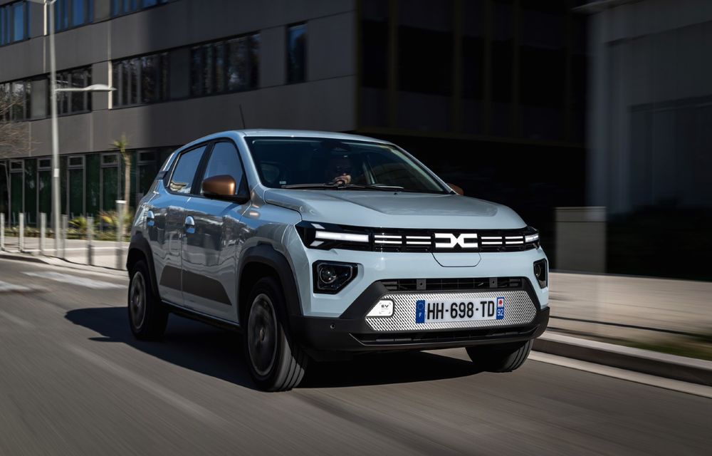 Dacia Spring: comenzi deschise în România pentru motorizările de 70 CP și 100 CP - Poza 1 Dacia Spring: comenzi deschise în România pentru motorizările de 70 CP și 100 CP - Poza 1