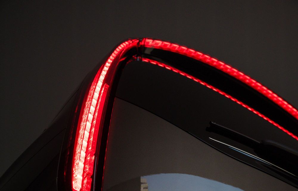 Noul Mercedes-Benz VLE, succesorul electric al Clasei V - Poza 27