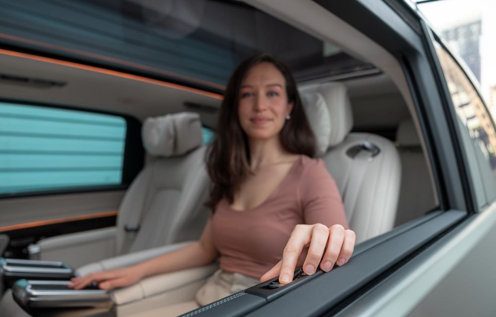 Noul Mercedes-Benz VLE, succesorul electric al Clasei V - Poza 77