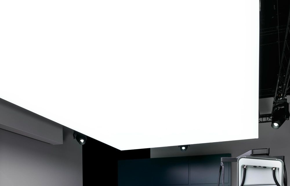 Noul Mercedes-Benz VLE, succesorul electric al Clasei V - Poza 87