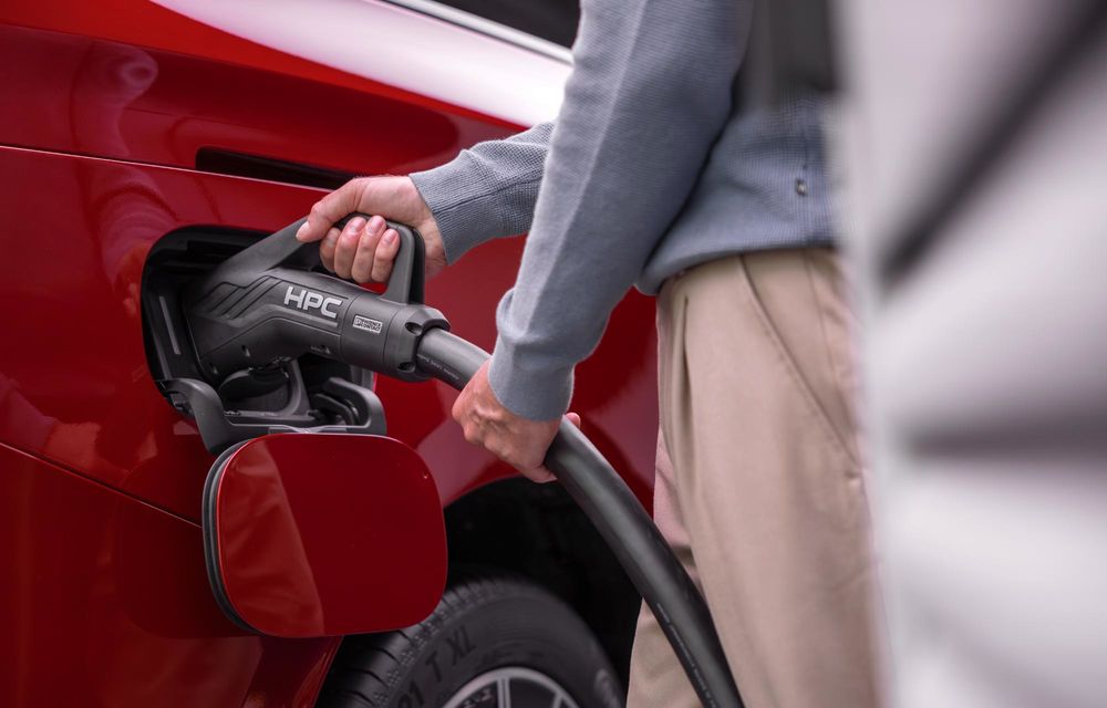 Noul Mercedes-Benz VLE, succesorul electric al Clasei V - Poza 115