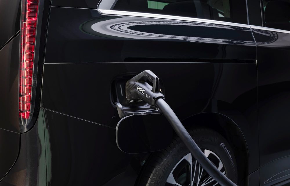 Noul Mercedes-Benz VLE, succesorul electric al Clasei V - Poza 124