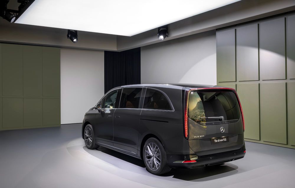 Noul Mercedes-Benz VLE, succesorul electric al Clasei V - Poza 152