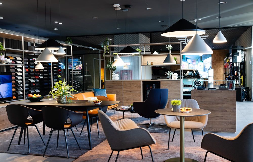 Primul showroom complet transformat din rețeaua BMW și MINI din București - Poza 5