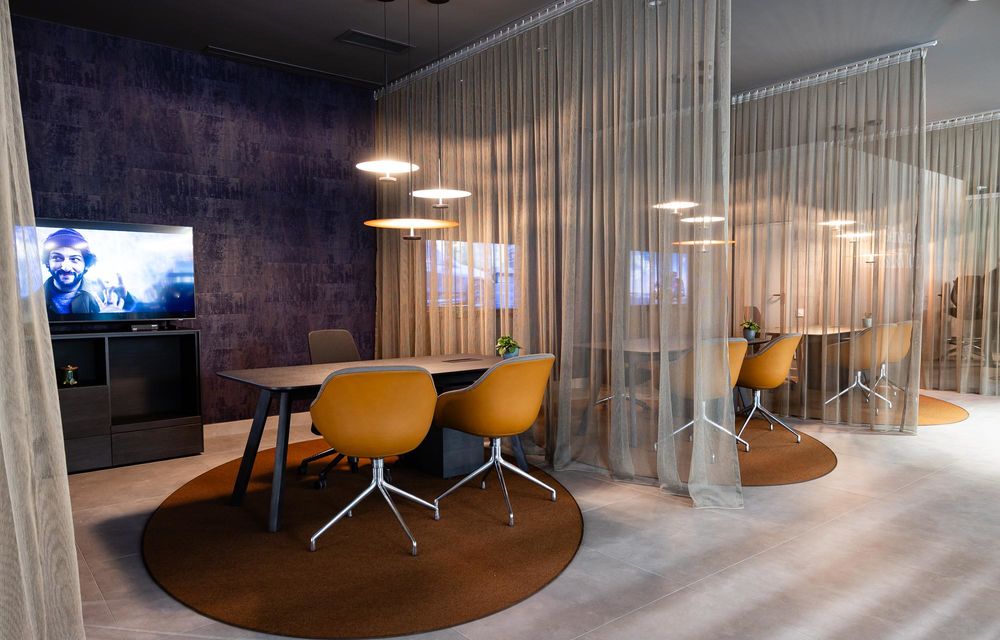 Primul showroom complet transformat din rețeaua BMW și MINI din București - Poza 7