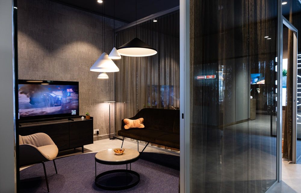 Primul showroom complet transformat din rețeaua BMW și MINI din București - Poza 9