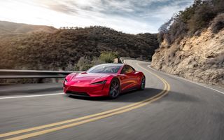 Lansarea noii generații Tesla Roadster, amânată din nou