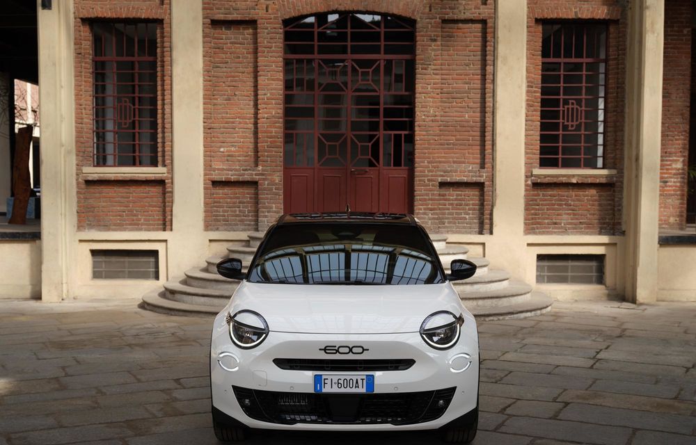 Noul Fiat 600 Petrol: versiune cu motor pe benzină și cutie manuală - Poza 19