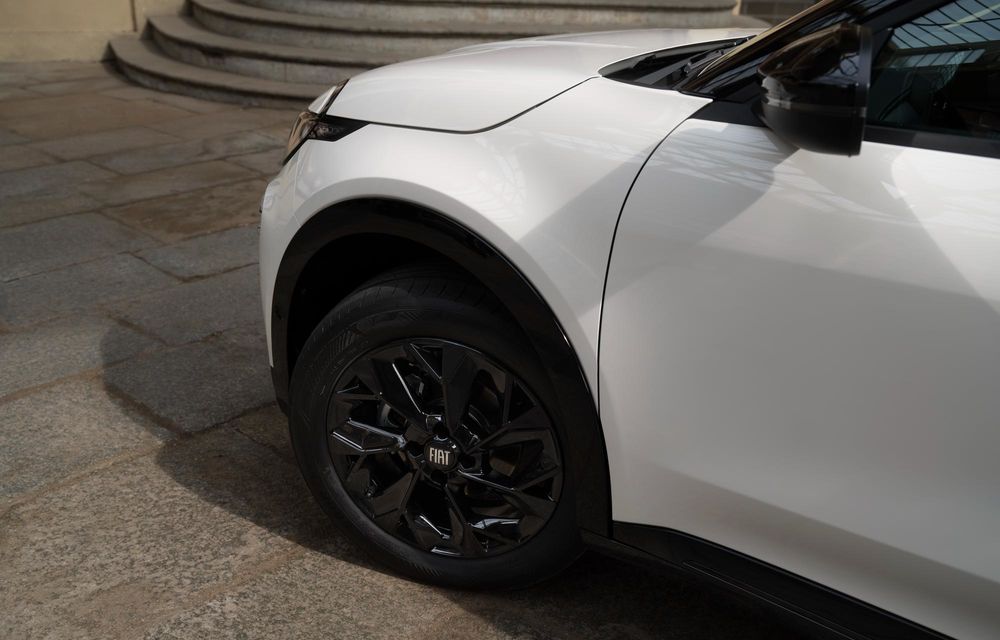 Noul Fiat 600 Petrol: versiune cu motor pe benzină și cutie manuală - Poza 26