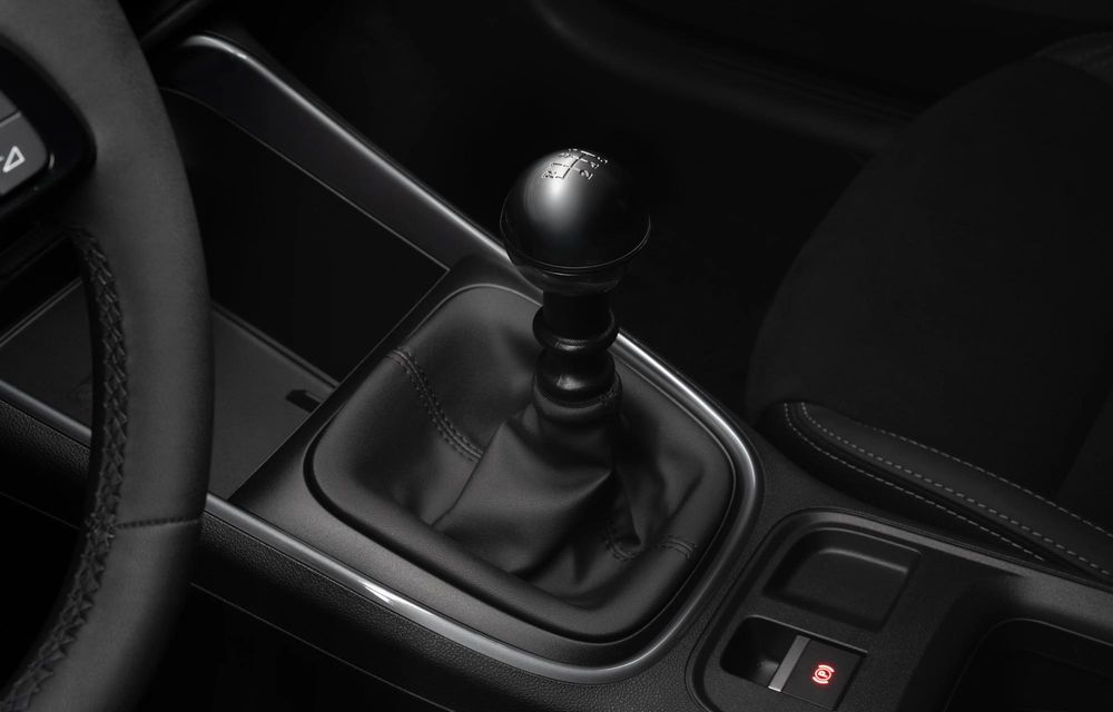 Noul Fiat 600 Petrol: versiune cu motor pe benzină și cutie manuală - Poza 30