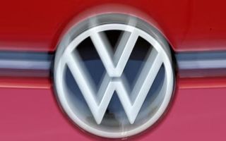 Volkswagen recheamă în service aproximativ 100.000 de vehicule electrice din cauza unor probleme la baterie