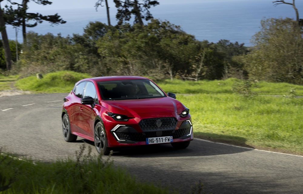 Electric sau hibrid? Redacția Automarket răspunde cu ajutorul a două modele electrificate Renault - Poza 2