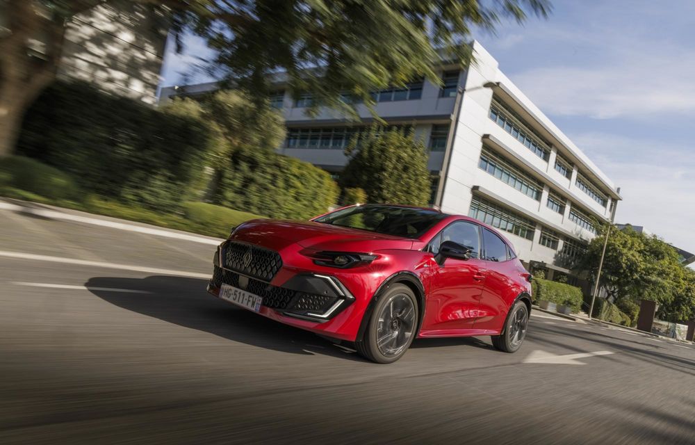 Electric sau hibrid? Redacția Automarket răspunde cu ajutorul a două modele electrificate Renault - Poza 12