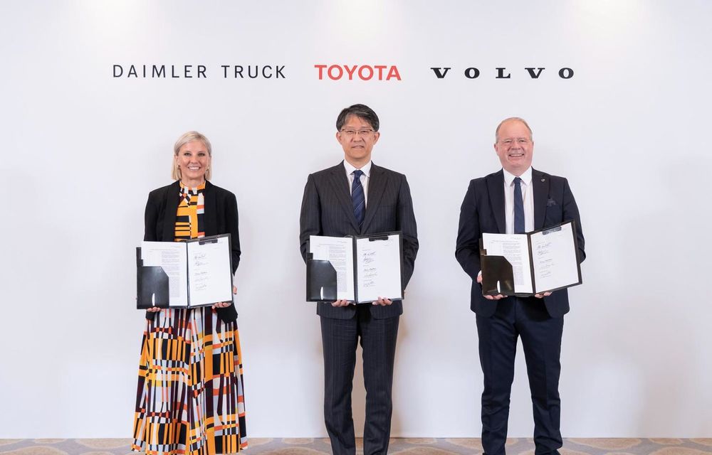 Toyota: parteneriat cu Volvo și Daimler Truck pentru dezvoltarea pilelor de combustie pe bază de hidrogen - Poza 1