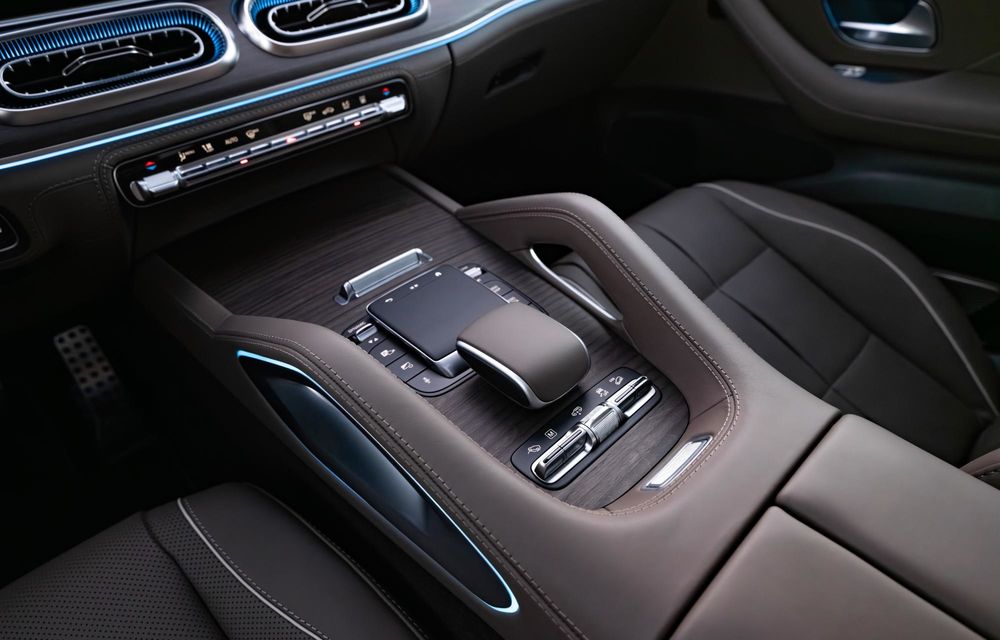 Noul Mercedes-Benz GLS facelift: design revizuit și motoare mild-hybrid mai puternice - Poza 19 Noul Mercedes-Benz GLS facelift: design revizuit și motoare mild-hybrid mai puternice - Poza 19