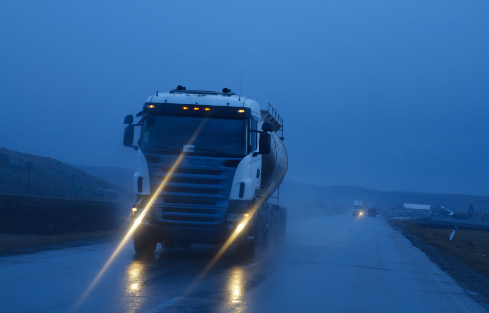 (P) De ce lămpile de gabarit sunt esențiale pentru transportul rutier - Poza 1