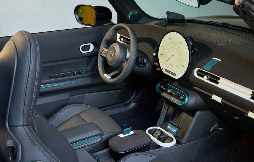 Mini a creat un exemplar unicat al lui Cooper JCW Convertible pentru un client din SUA - Poza 9 Mini a creat un exemplar unicat al lui Cooper JCW Convertible pentru un client din SUA - Poza 9