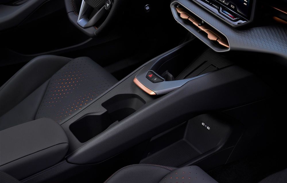 Noua Cupra Raval: cea mai accesibilă electrică a mărcii are până la 226 CP - Poza 14