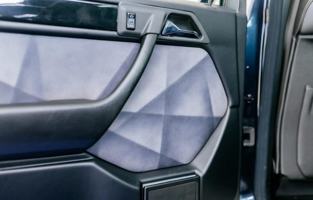 Piesă de muzeu: ultimul Mercedes-Benz E 500 este expus la muzeul mărcii germane - Poza 5 Piesă de muzeu: ultimul Mercedes-Benz E 500 este expus la muzeul mărcii germane - Poza 5