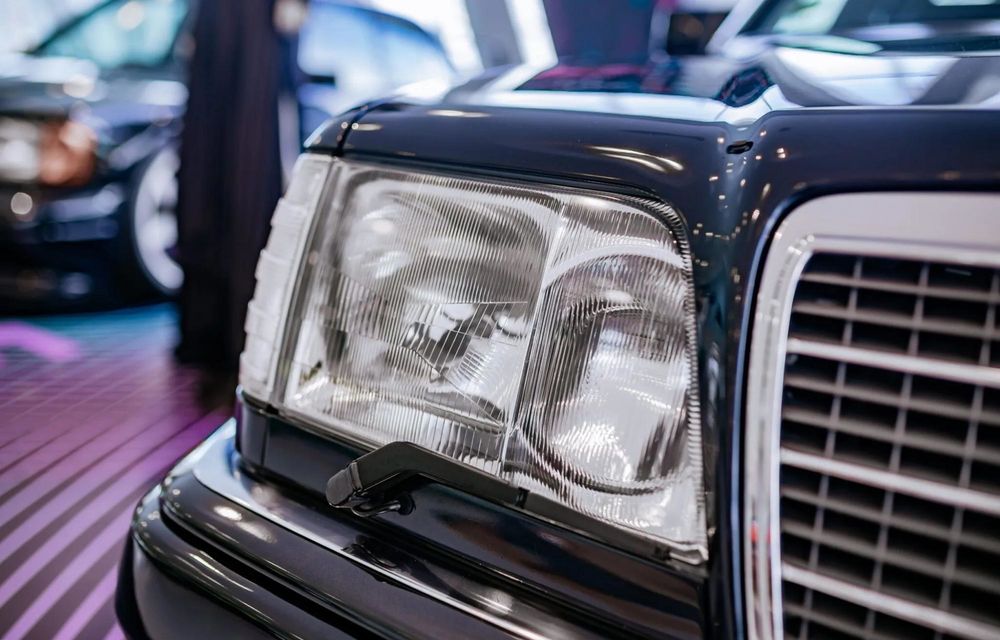 Piesă de muzeu: ultimul Mercedes-Benz E 500 este expus la muzeul mărcii germane - Poza 2 Piesă de muzeu: ultimul Mercedes-Benz E 500 este expus la muzeul mărcii germane - Poza 2