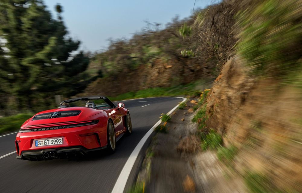 Primul Porsche 911 GT3 decapotabil: motor aspirat natural și transmisie manuală - Poza 11