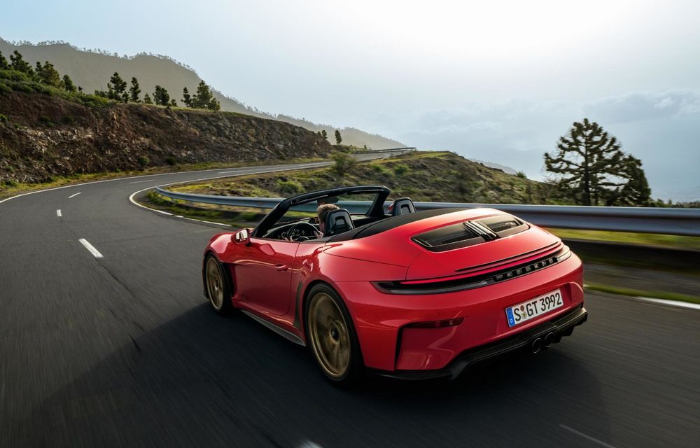 Primul Porsche 911 GT3 decapotabil: motor aspirat natural și transmisie manuală - Poza 10