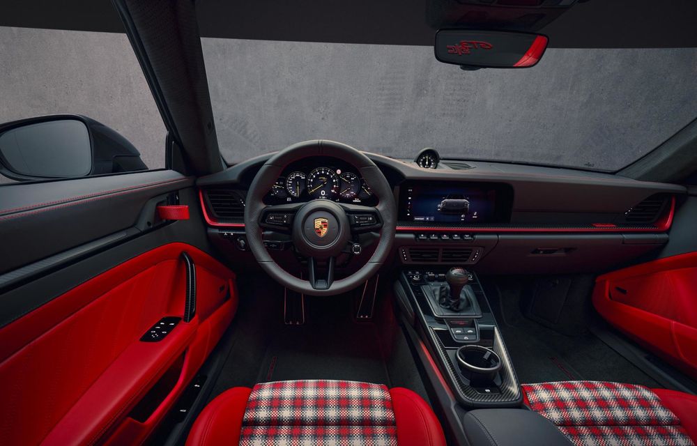 Primul Porsche 911 GT3 decapotabil: motor aspirat natural și transmisie manuală - Poza 29