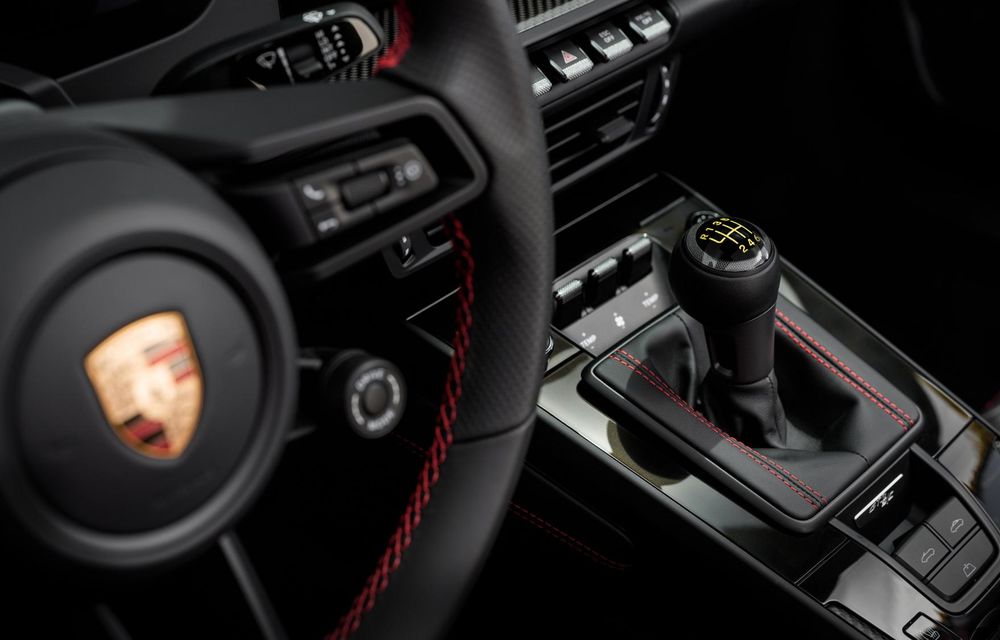 Primul Porsche 911 GT3 decapotabil: motor aspirat natural și transmisie manuală - Poza 32