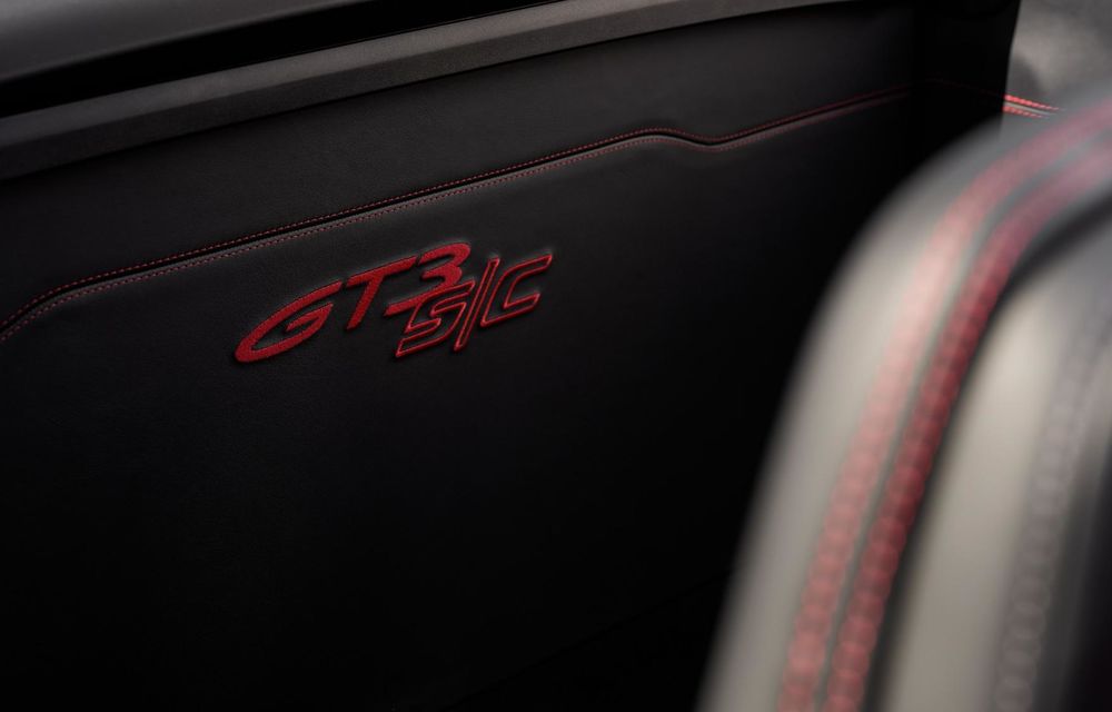 Primul Porsche 911 GT3 decapotabil: motor aspirat natural și transmisie manuală - Poza 33