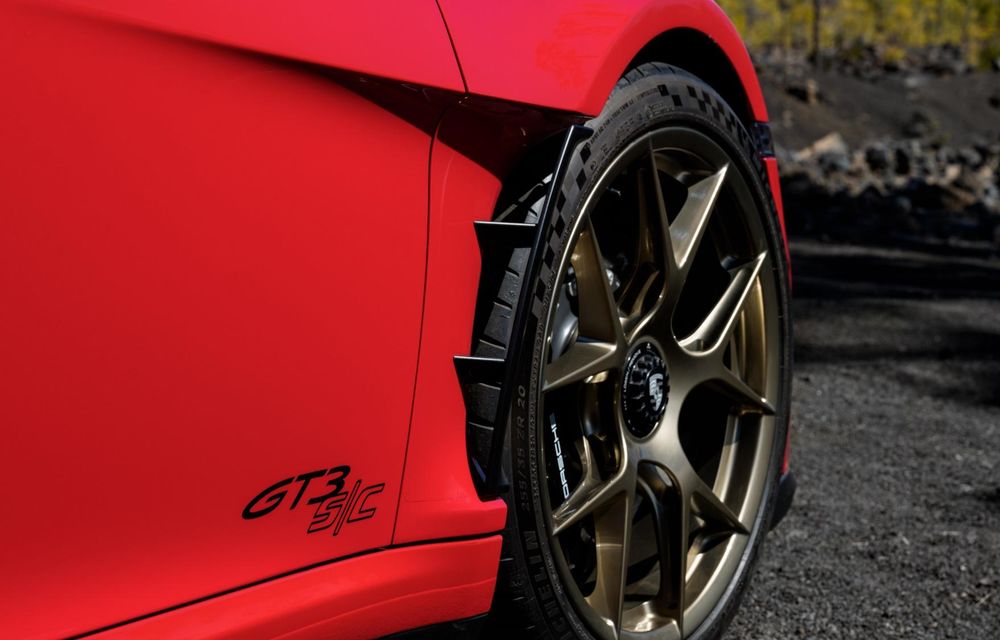 Primul Porsche 911 GT3 decapotabil: motor aspirat natural și transmisie manuală - Poza 34