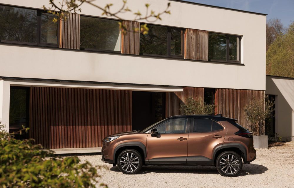 Noua Toyota Yaris Cross facelift: design revizuit și culori noi - Poza 9