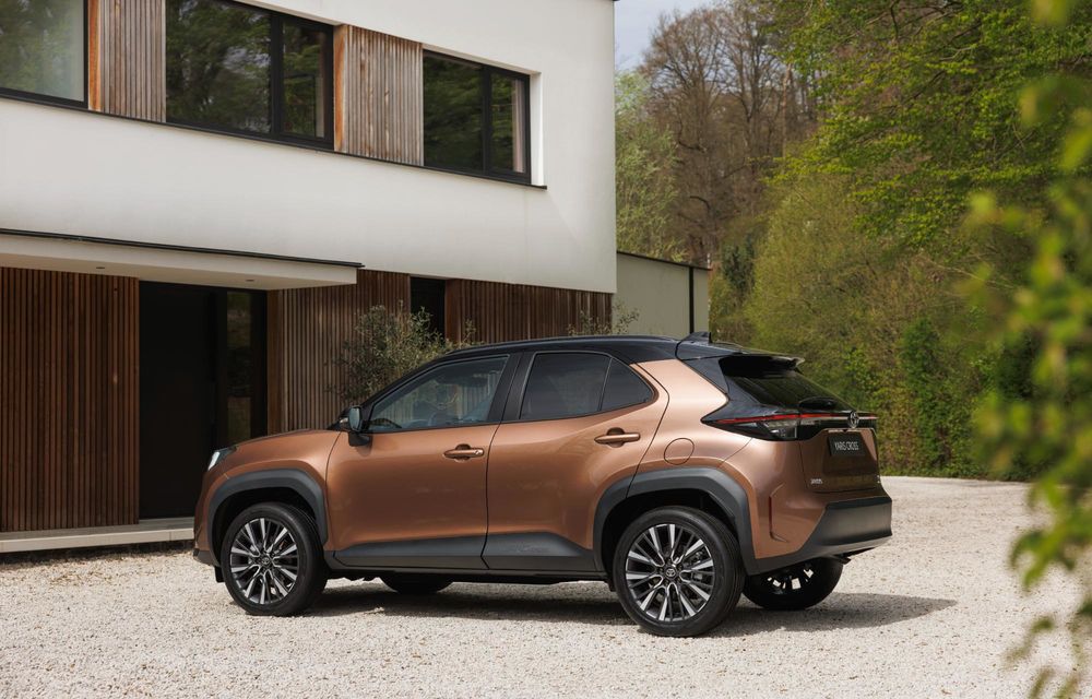 Noua Toyota Yaris Cross facelift: design revizuit și culori noi - Poza 11