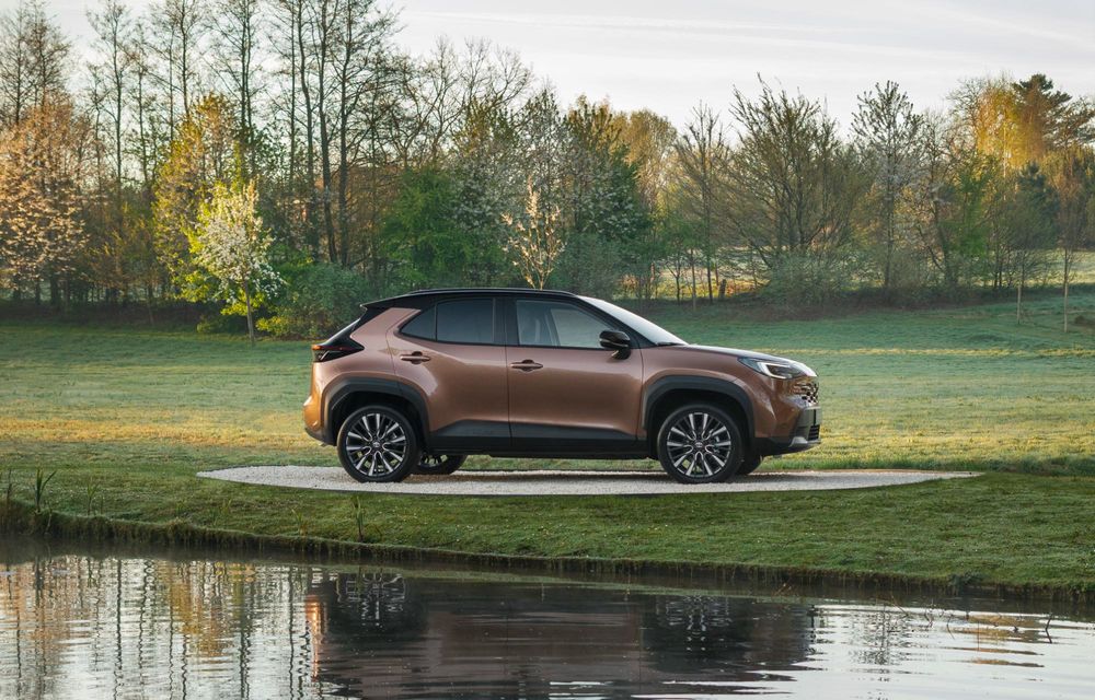 Noua Toyota Yaris Cross facelift: design revizuit și culori noi - Poza 12
