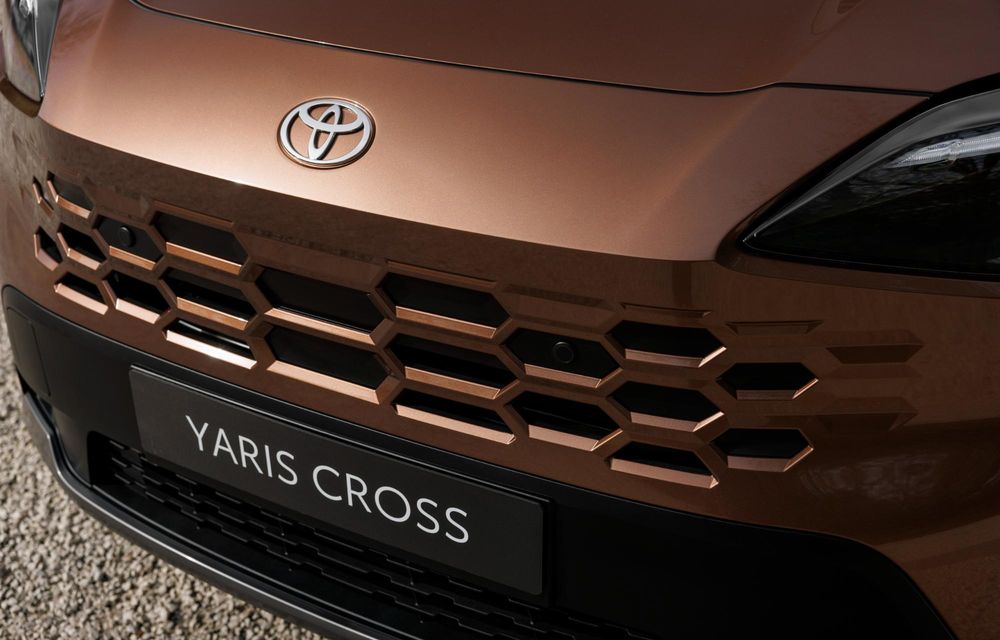 Noua Toyota Yaris Cross facelift: design revizuit și culori noi - Poza 13