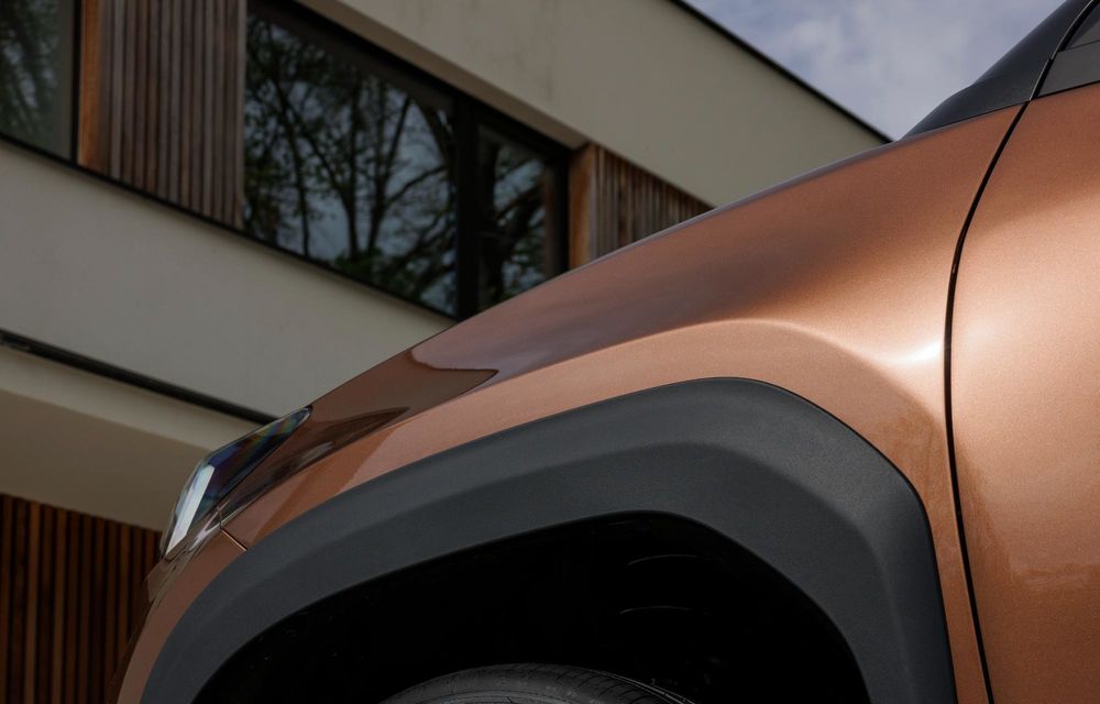 Noua Toyota Yaris Cross facelift: design revizuit și culori noi - Poza 15