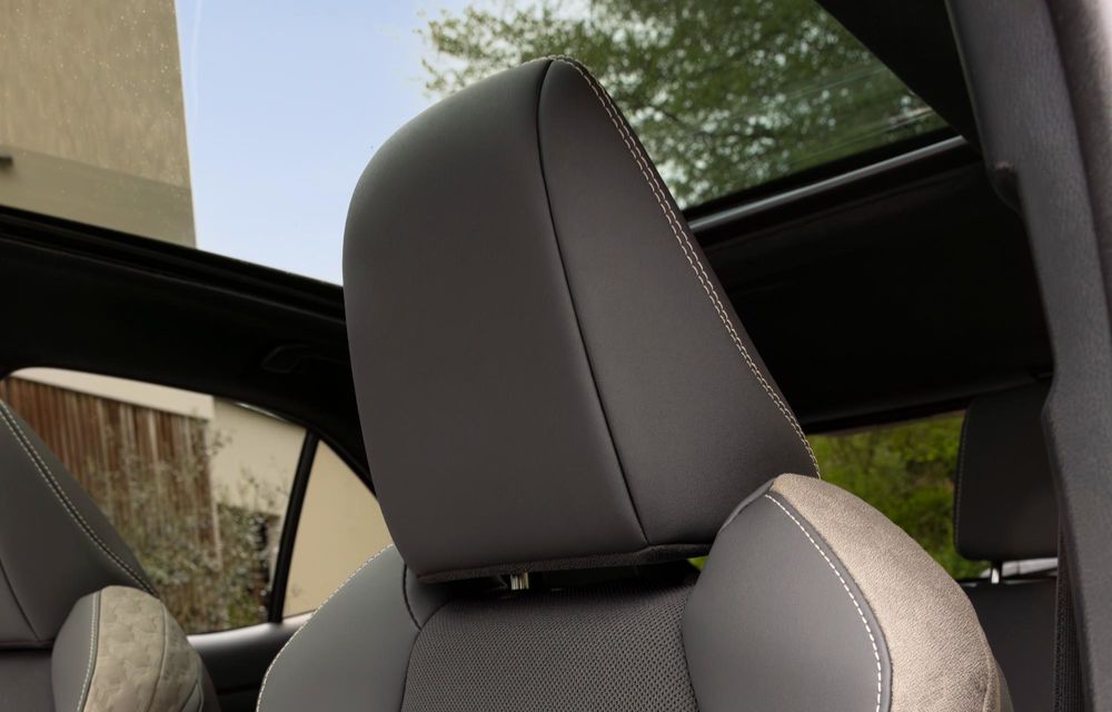 Noua Toyota Yaris Cross facelift: design revizuit și culori noi - Poza 22